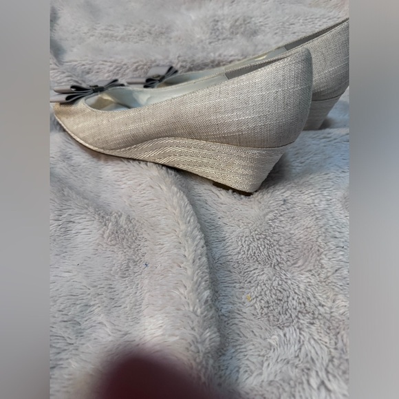 Etienne Aigner open toe wedges size 8 - Picture 4 of 4